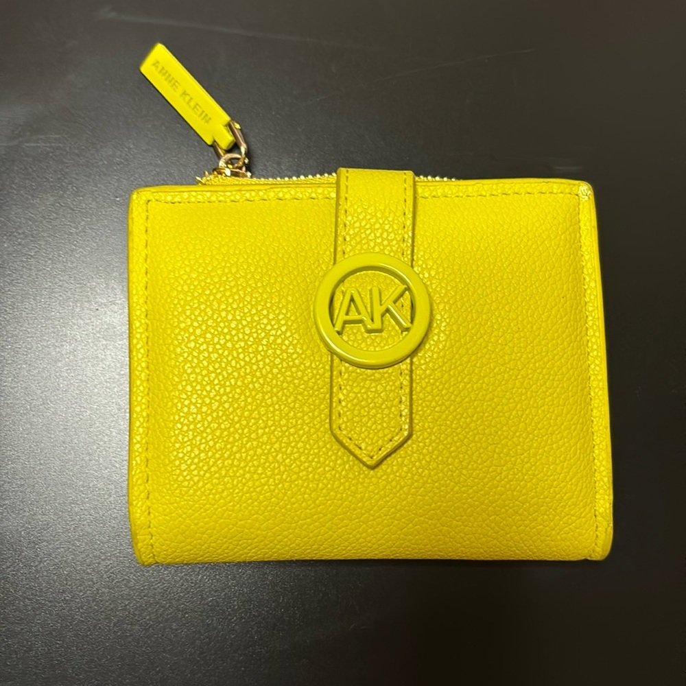 Anne Klein boxed coated hardware card case wallet in yellow